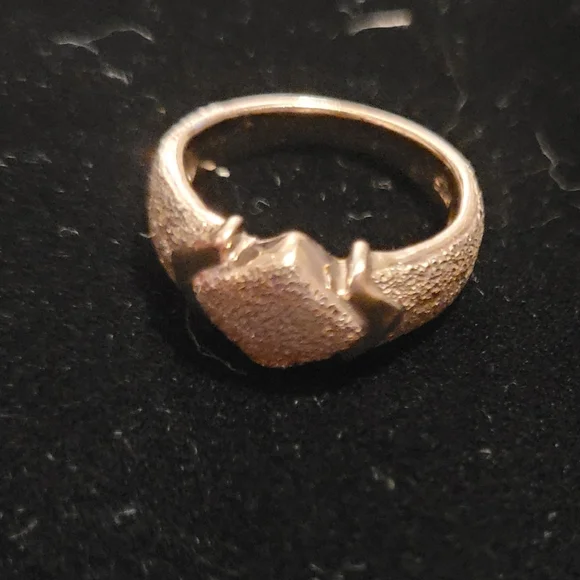 Silver Ring - Picture 3 of 4